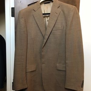 Burberry men’s houndstooth sport coat, 42L